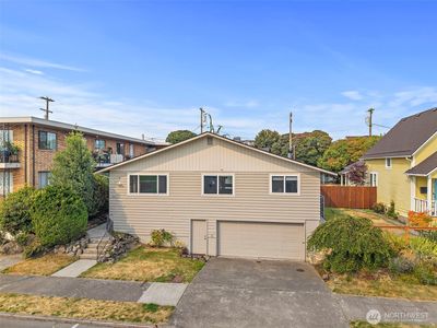 2516 Rockefeller Avenue #A, B