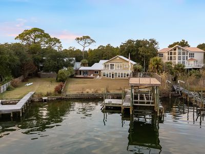 27 Old Ferry Rd