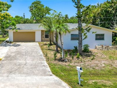 2137 Saint Croix Ave