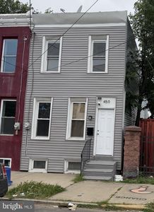 459 Mechanic St