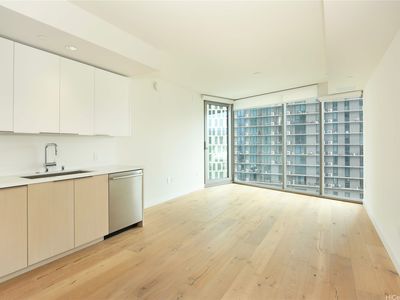 1001 Queen St #1107