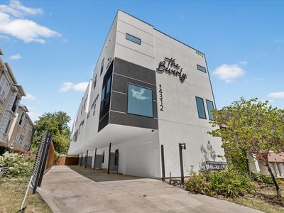 4312 Cedar Springs Rd Unit 102