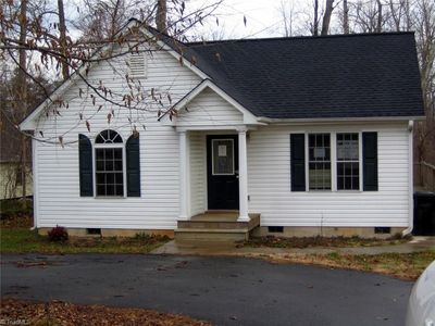 2864 Maple Ave