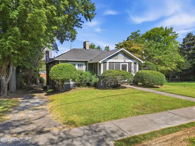 Property at 215 W Goddard Ave, Maryville, TN