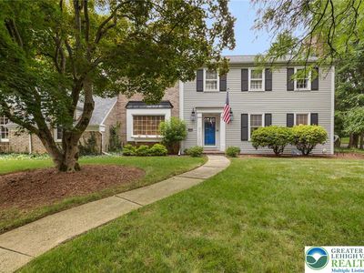 2898 Fairfield Dr