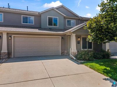 2905 E Indigo Pl