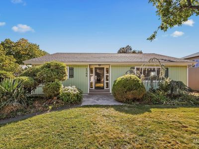 1344 Hemlock Ave