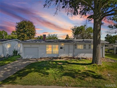515 Versailles Dr