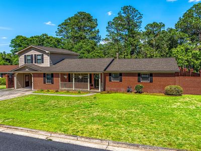 2217 Lee Ave