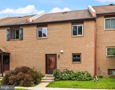 Property at 126 Eaton Dr, Wayne, PA