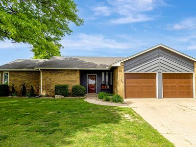 120 E Shady Brook Ln