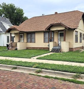 415-417 Putnam Ave