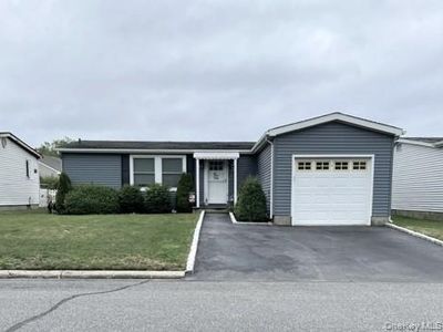 35 Village Circle S