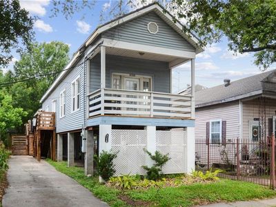 8320 S Claiborne Ave