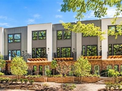 2199 Lenox Rd NE APT 17