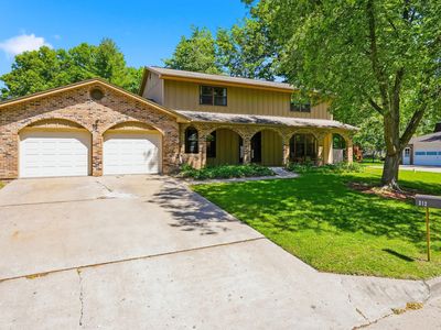 312 Defoe Dr