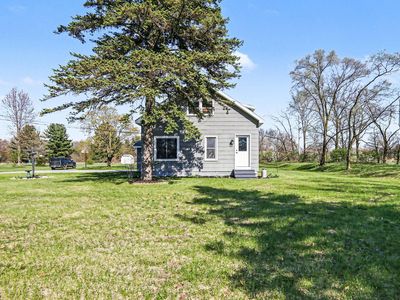 924 S Wolf Lake Rd