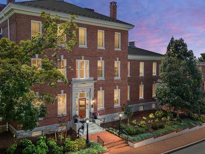 66 Franklin St S #413