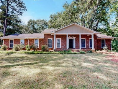 Property at 304 W Lakeshore Dr, Carrollton, GA