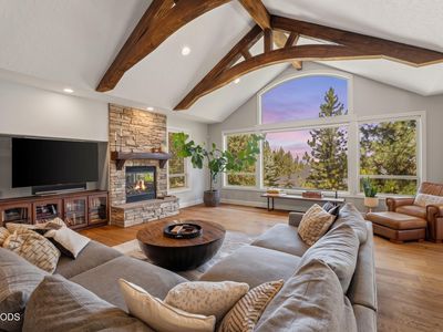 1804 NW Remarkable Dr
