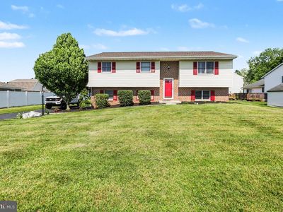 212 Brunswick Ln
