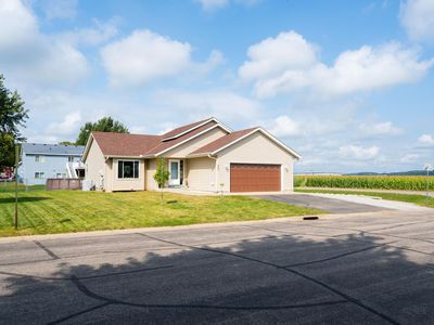 351 Publishers Dr NE