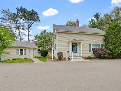 Property at 7 Lilac Ct, Walpole, MA