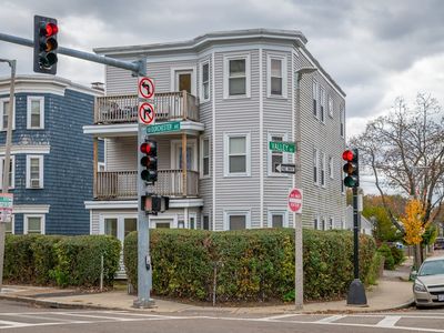 2131 Dorchester Ave