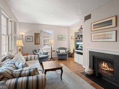 1211 N Pitt St APT 3A