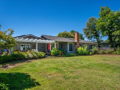 1566 Robinson Dr