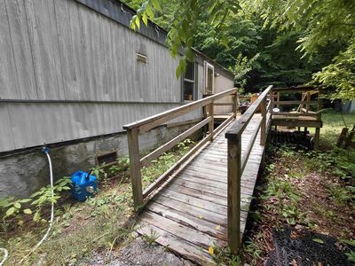 220 Mountain Spring Rd