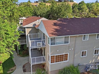 307 W Village Ln