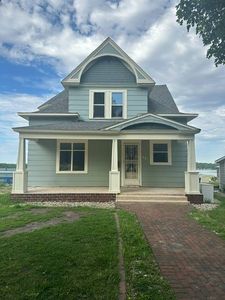 25 3rd St SE
