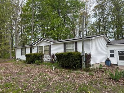 5692 E Loop Rd
