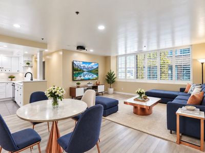 44 W Broadway St #401S