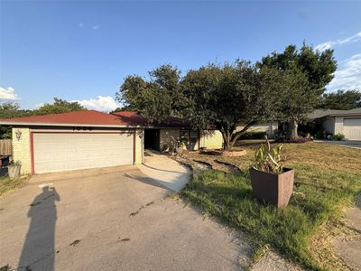 1006 Wisteria Cir