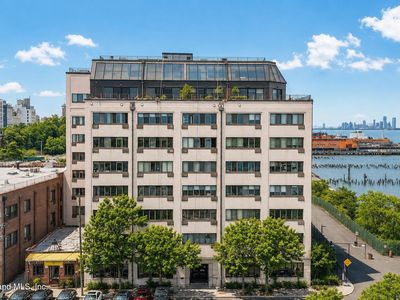 10 Bay Street Lndg APT 6J