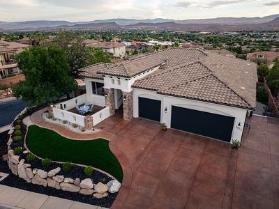 2093 N Lone Rock Dr