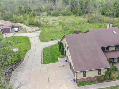 N124W13900 Lovers LANE