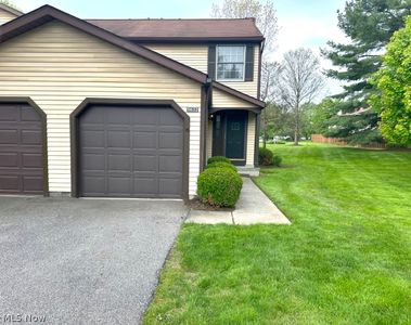 Property at 9632 E Idlewood Dr, Twinsburg, OH
