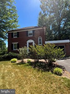 2317 Valley Dr