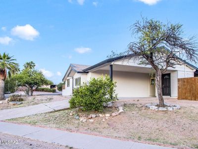 8202 E Kenyon Dr