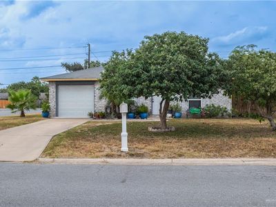 2704 Carnation Ave