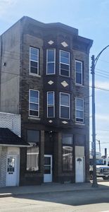211 E Stephenson