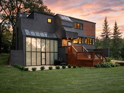 401 River Ln