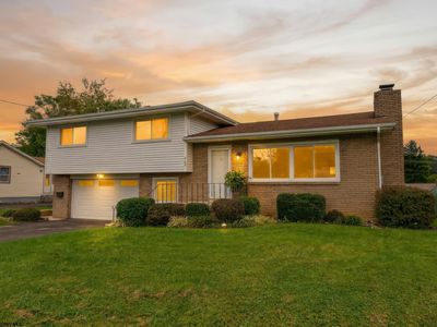 467 Hillview Dr