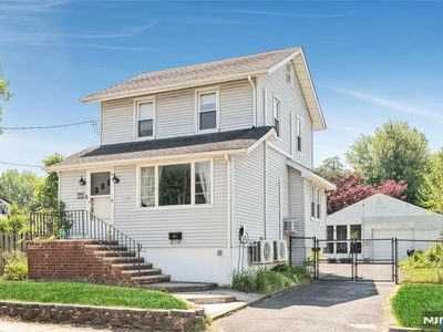 174 Phelps Ave