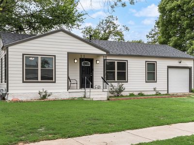1005 Iowa St