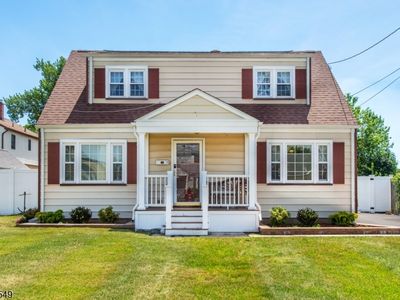 146 Giles Ave