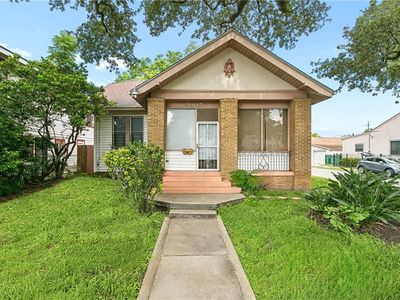 2905 Saint Bernard Ave